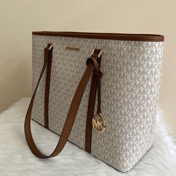 Michael Kors - Picture 5 of 8